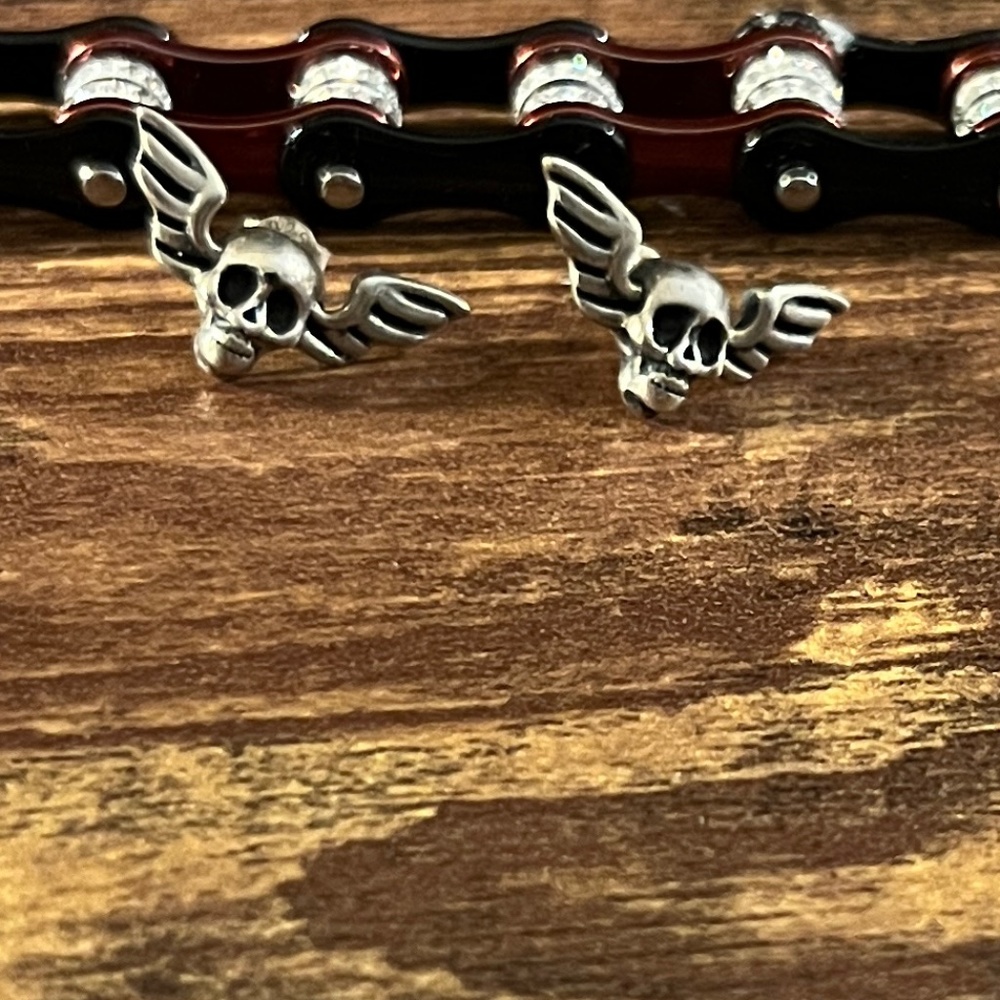 Skull earrings